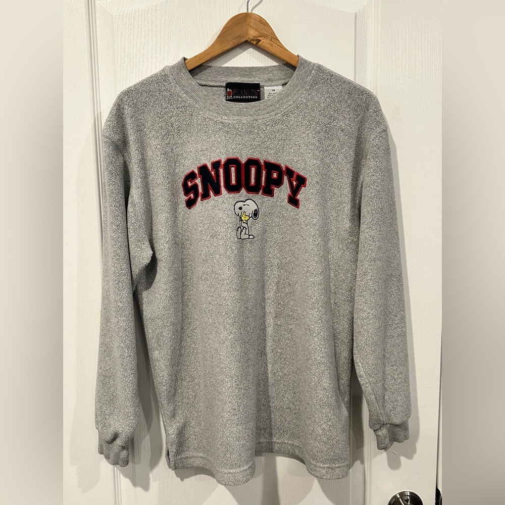 PEANUTS Snoopy Women’s Embroidered Gray Crewneck, Size: Medium